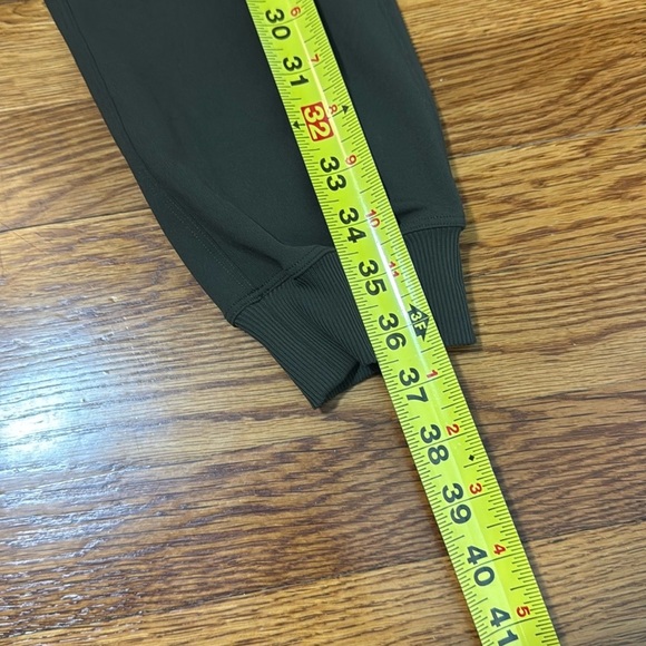 Lululemon Keep Moving Jogger Olive Green Size 0 - Picture 9 of 11